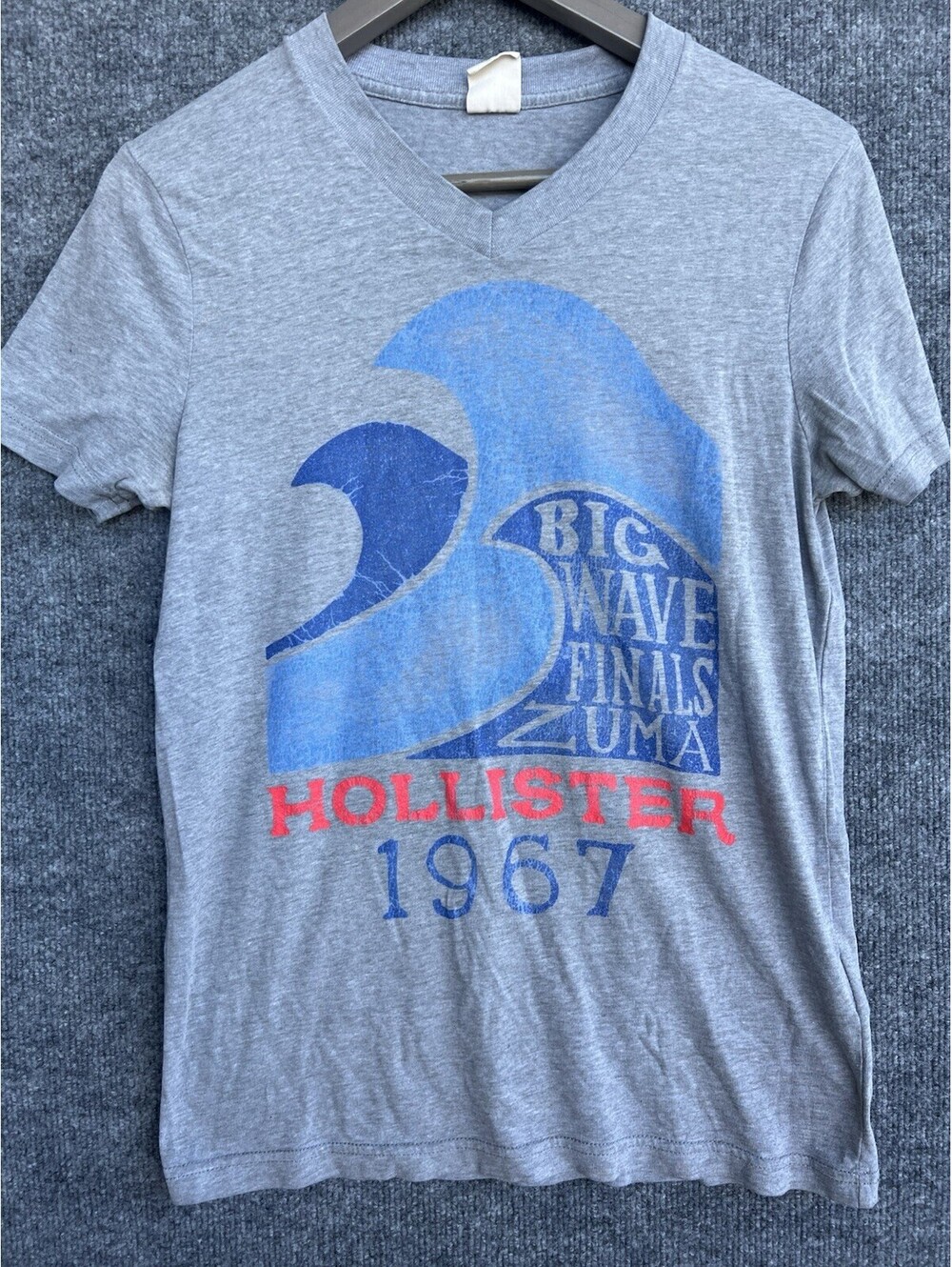 Hollister Shirt Womens S Gray V Neck Tee Top Ladies Logo Big Wave 1967